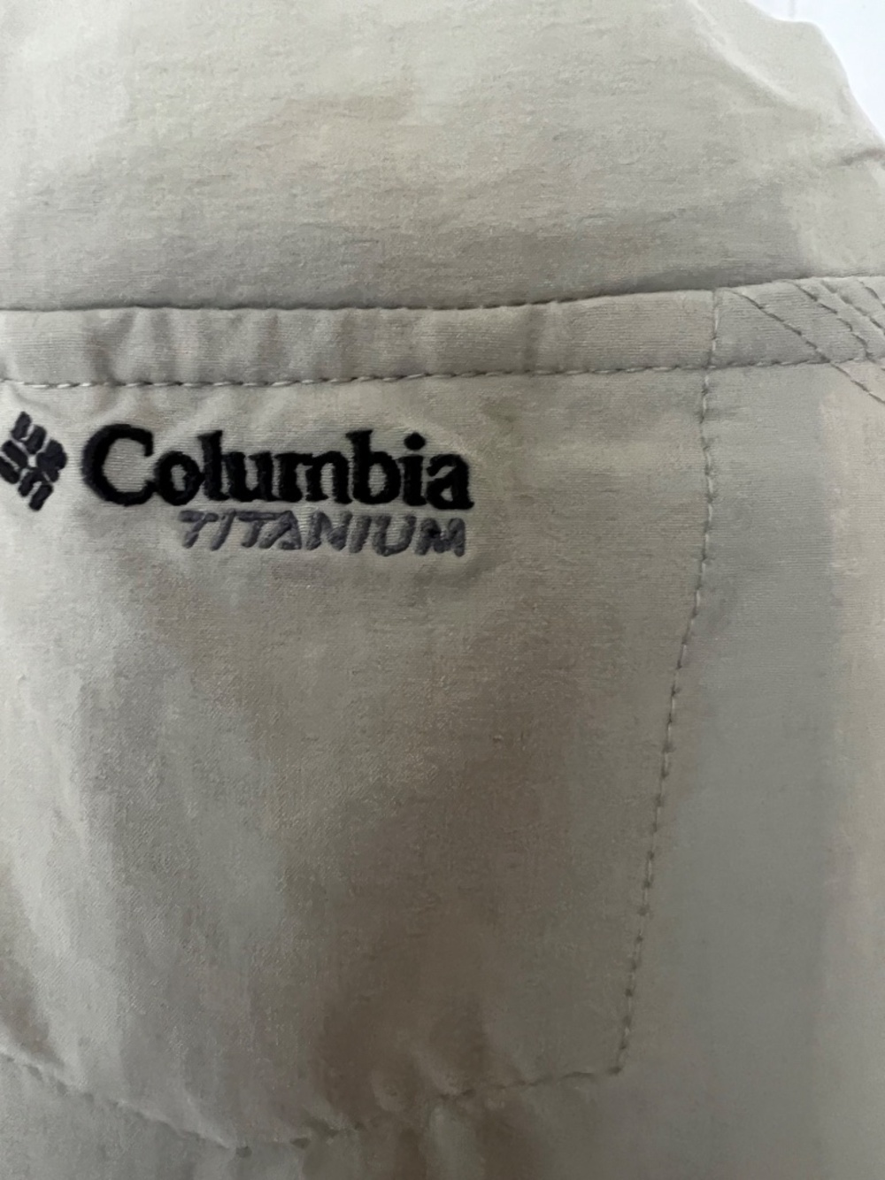 Columbia Titanium Women’s Omni-Shield Zip Vest Khaki Size Small - Picture 6 of 6